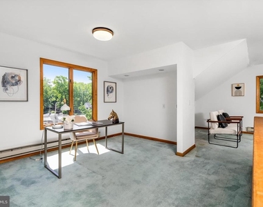 90 Hoover Avenue - Photo Thumbnail 29