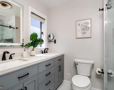 90 Hoover Avenue - Photo Thumbnail 27