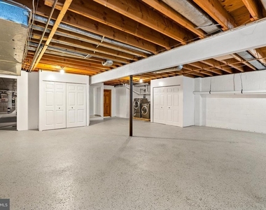 90 Hoover Avenue - Photo Thumbnail 32