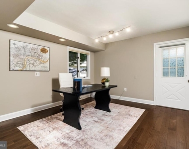90 Hoover Avenue - Photo Thumbnail 16