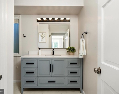 90 Hoover Avenue - Photo Thumbnail 19