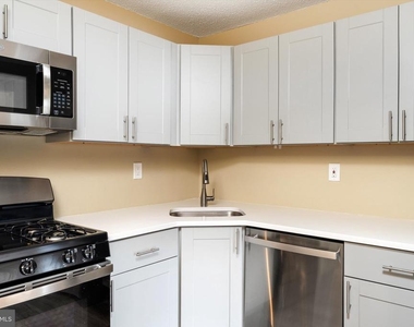 21 Chamberlin Court - Photo Thumbnail 3