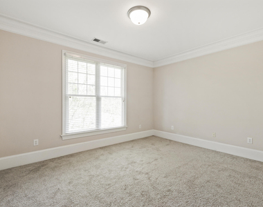 623 Waterford Lake Drive - Photo Thumbnail 20