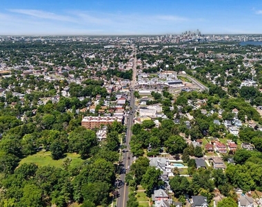 607 W Maple Avenue - Photo Thumbnail 16