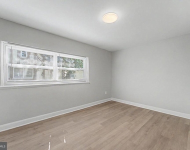 607 W Maple Avenue - Photo Thumbnail 6
