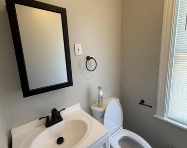 449 Chambers Avenue - Photo Thumbnail 14
