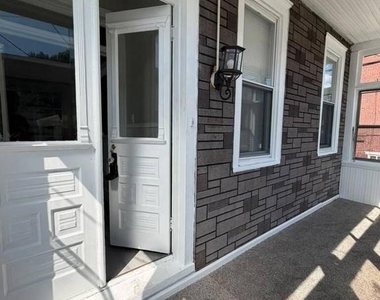 449 Chambers Avenue - Photo Thumbnail 3