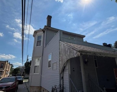 449 Chambers Avenue - Photo Thumbnail 9