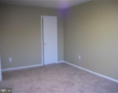 23 Lerner Court - Photo Thumbnail 13