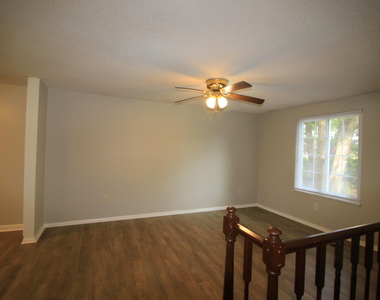 408 Drolmond Drive - Photo Thumbnail 7