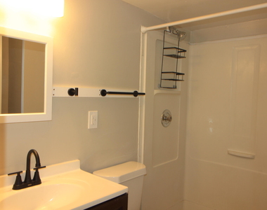 408 Drolmond Drive - Photo Thumbnail 5