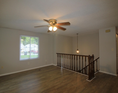 408 Drolmond Drive - Photo Thumbnail 8