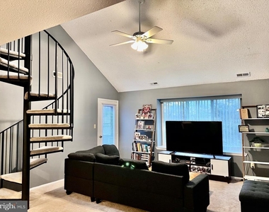 4204b Aberdeen Drive - Photo Thumbnail 2