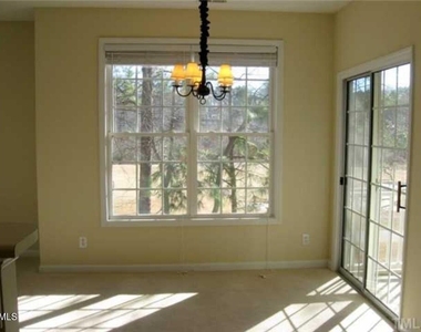 1923 Kudrow Lane - Photo Thumbnail 5