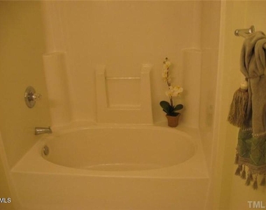1923 Kudrow Lane - Photo Thumbnail 13