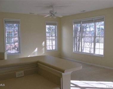 1923 Kudrow Lane - Photo Thumbnail 9