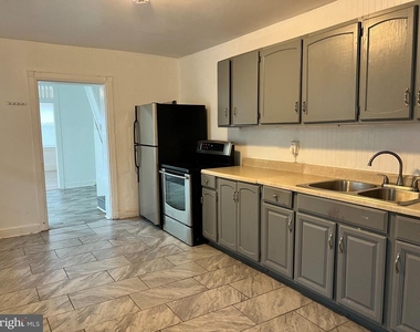 148 E Washington Street - Photo Thumbnail 5