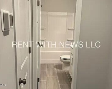 308 Leland Crest Drive - Photo Thumbnail 8