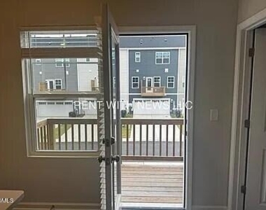 308 Leland Crest Drive - Photo Thumbnail 7