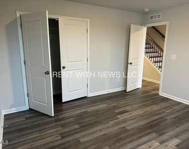 308 Leland Crest Drive - Photo Thumbnail 12