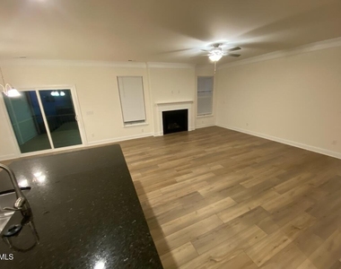 360 Highview Drive - Photo Thumbnail 9