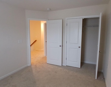 136 Eagleson Street - Photo Thumbnail 17