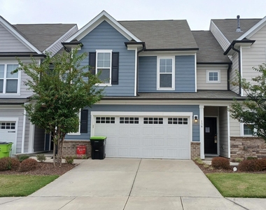 136 Eagleson Street - Photo Thumbnail 1