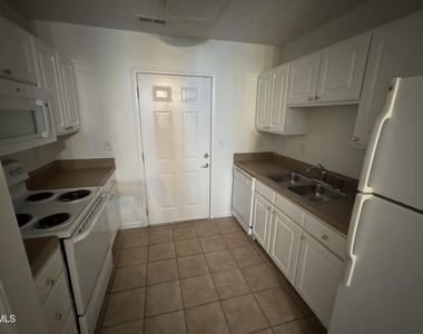 11371 Clubhaven Place - Photo Thumbnail 10