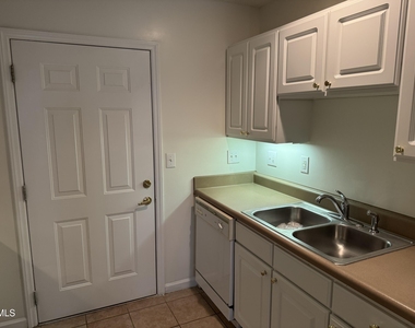 11371 Clubhaven Place - Photo Thumbnail 5