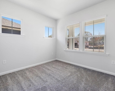 677 Fosterton Cottage Way - Photo Thumbnail 20