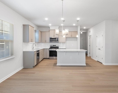 677 Fosterton Cottage Way - Photo Thumbnail 5