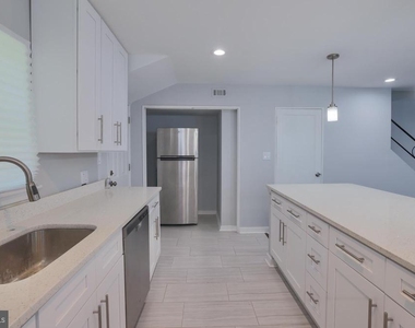 5303 62nd Avenue - Photo Thumbnail 5