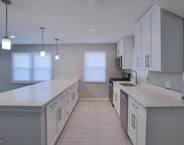 5303 62nd Avenue - Photo Thumbnail 4