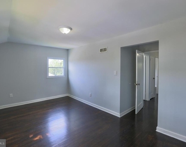 5303 62nd Avenue - Photo Thumbnail 12