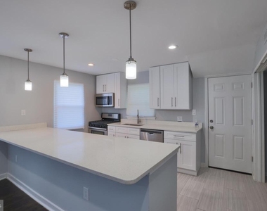 5303 62nd Avenue - Photo Thumbnail 3