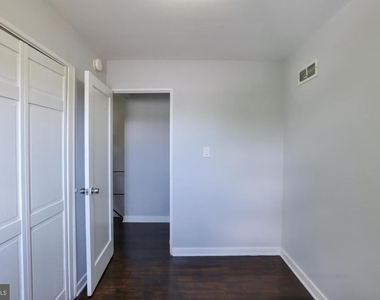5303 62nd Avenue - Photo Thumbnail 9