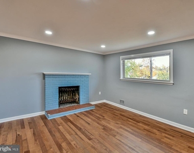 5812 Suitland Road - Photo Thumbnail 3