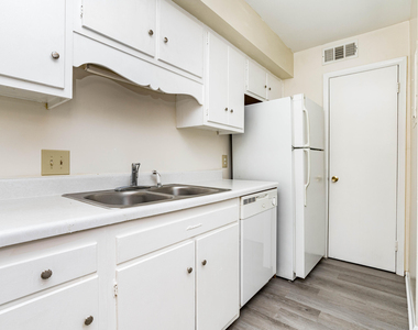 1232 Teakwood Place - Photo Thumbnail 4