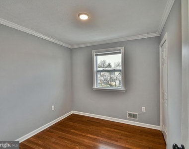 6308 Larwin Drive - Photo Thumbnail 19