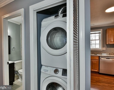 6308 Larwin Drive - Photo Thumbnail 21