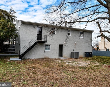 6308 Larwin Drive - Photo Thumbnail 23