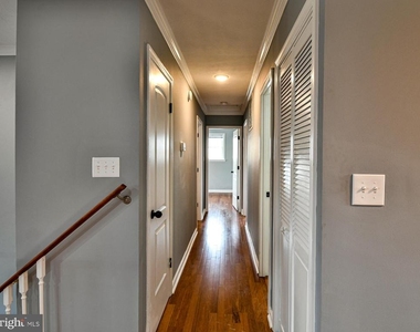6308 Larwin Drive - Photo Thumbnail 9