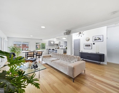 6410 Bushey Drive - Photo Thumbnail 11