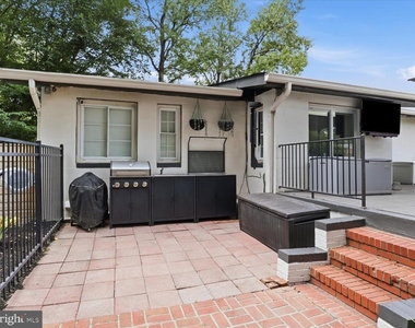 6410 Bushey Drive - Photo Thumbnail 52