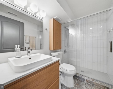 6410 Bushey Drive - Photo Thumbnail 45