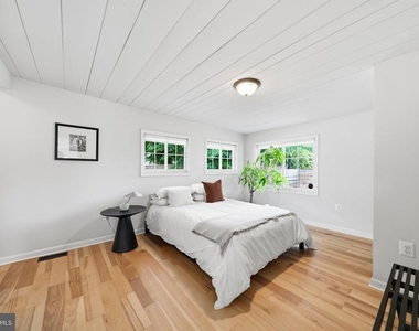 6410 Bushey Drive - Photo Thumbnail 23