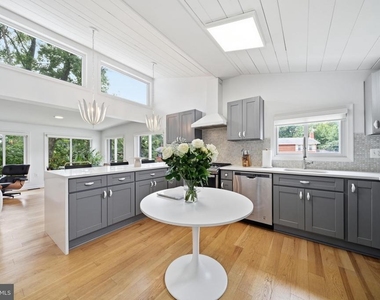 6410 Bushey Drive - Photo Thumbnail 19