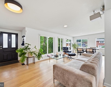 6410 Bushey Drive - Photo Thumbnail 10