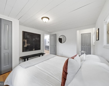 6410 Bushey Drive - Photo Thumbnail 25