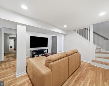 6410 Bushey Drive - Photo Thumbnail 32
